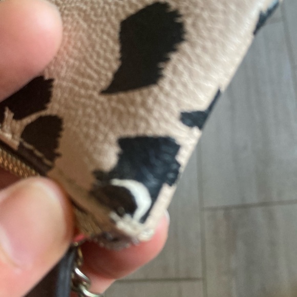 2 for $15 Betsey Johnson cell phone holder - Picture 3 of 4